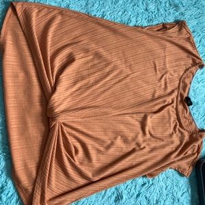 W5 orange knotted tshirt size L